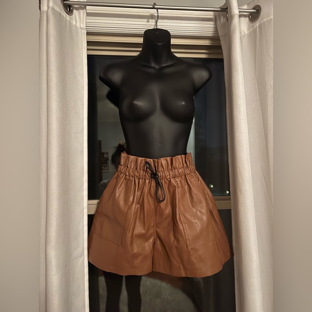 Qianxizhan Brown Faux Leather Shorts - size L - NWT